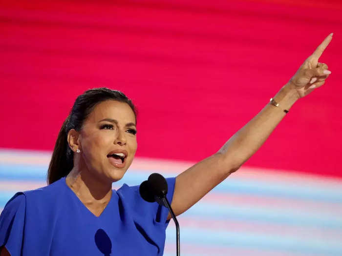 Eva Longoria led the crowd in a chant of "she se puede," a riff on "si se puede" meaning "yes we can" in Spanish.