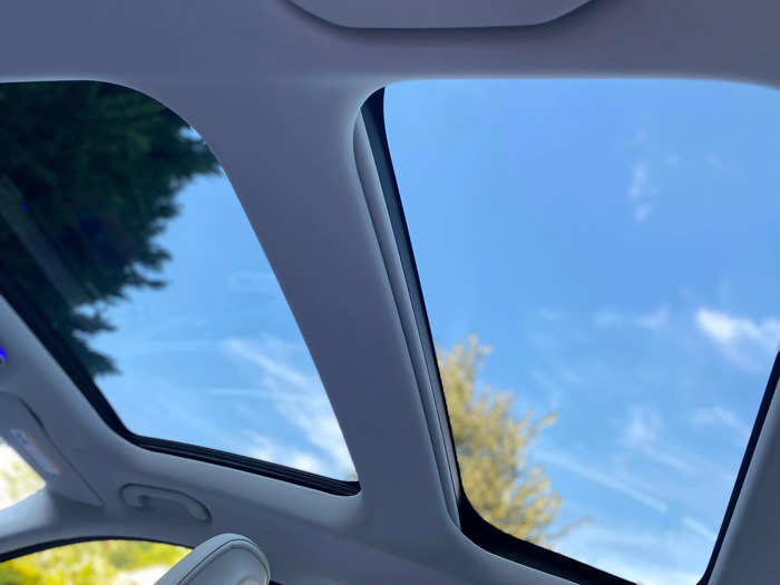 Over head, the E450 is equipped with a panoramic sunroof