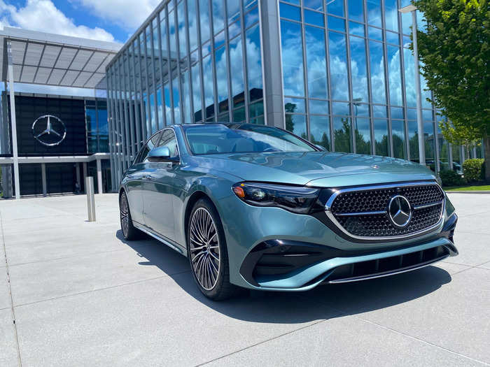 I recently spent a few days behind the wheel of a 2024 Mercedes-Benz E450 4Matic sedan clad in a stunning Verde Silver Metallic paint job