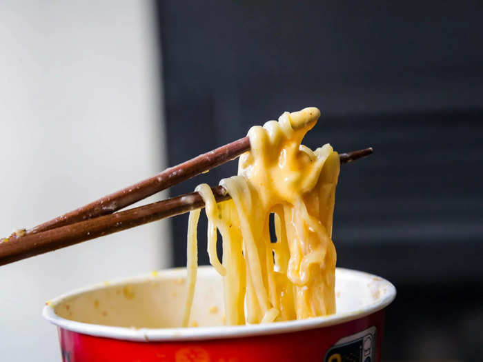 Add cheese or mayonnaise to your ramen if you want it to be creamier.