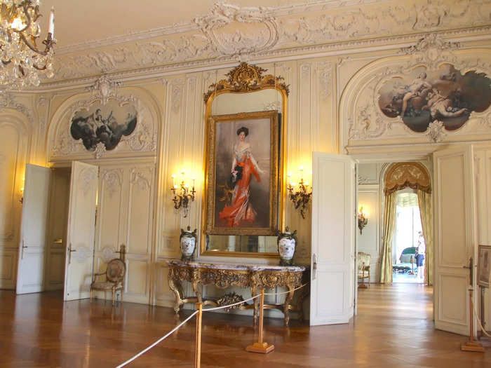 Trumbauer designed The Elms to resemble the one-way layout of French palaces while also allowing guests to circulate through the rooms.