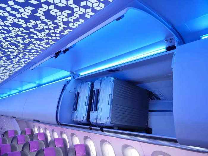 A321XLR passengers can enjoy a spacious cabin and huge overhead bins.