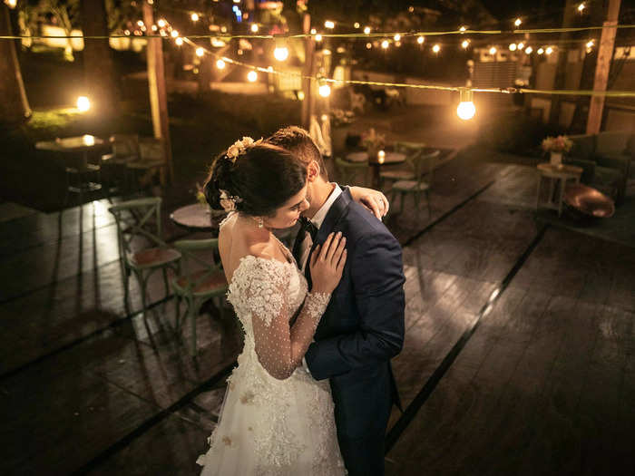 Planning a private last dance at the end of the night is sweet and special.