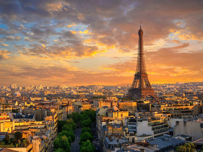 7. Paris 