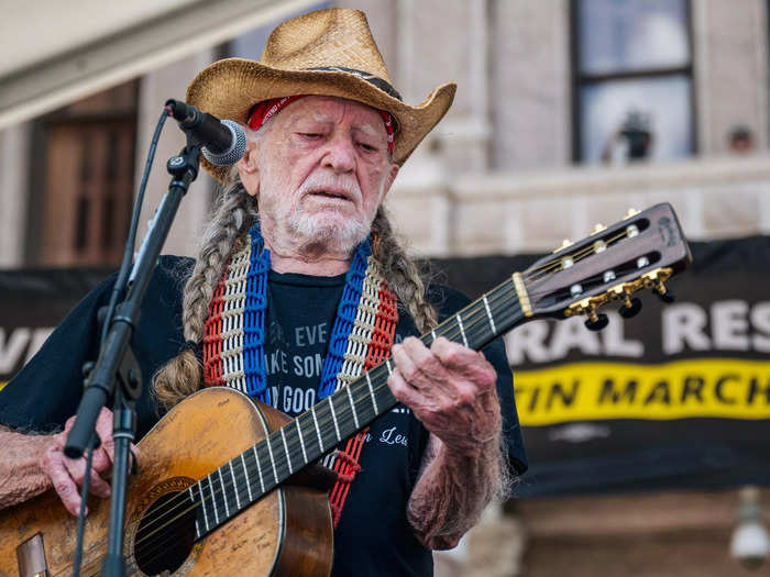 14. Willie Nelson — 31.5 million units