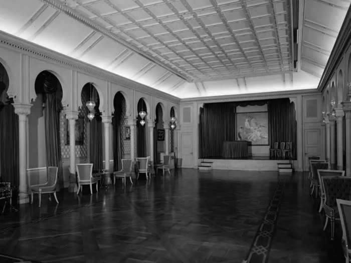 In 1961, Post commissioned Wyeth again to add a pavilion with a dance floor for her square-dancing parties.