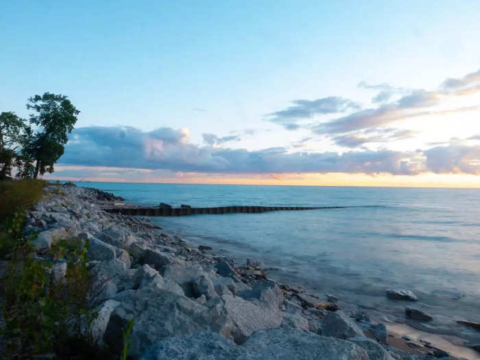 ILLINOIS: 700 Crab Tree Lane in Lake Bluff