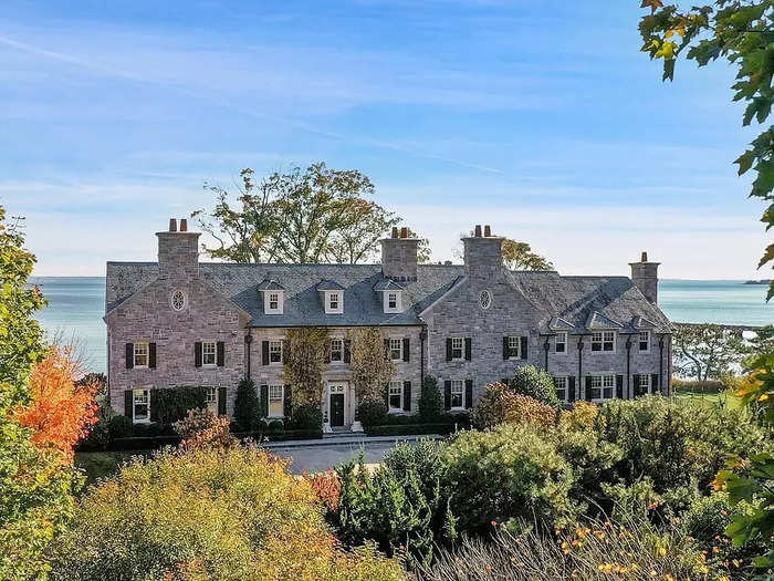 CONNECTICUT: 545 Indian Field Rd in Greenwich