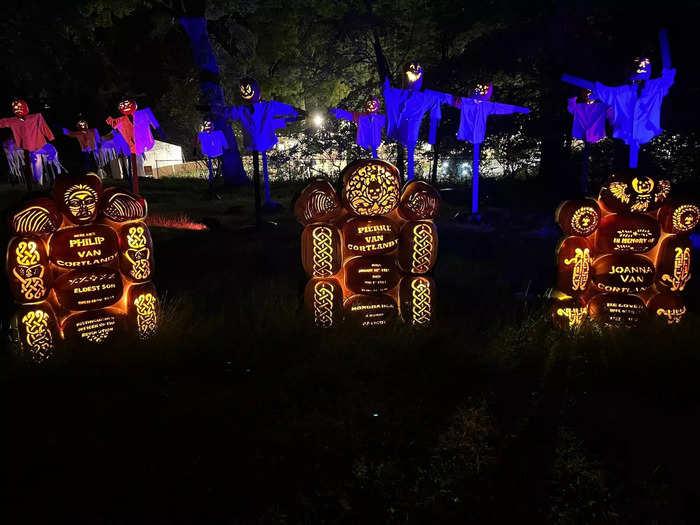 Pumpkin graves commemorated members of the Van Cortlandt family who once lived at the manor. 