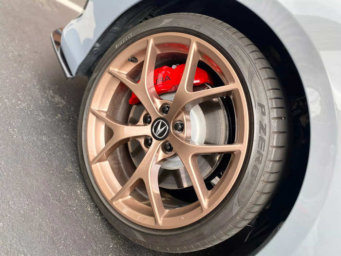 My test car came with these stylish, lightweight 20-inch copper-finish Y-spoke alloy wheels.