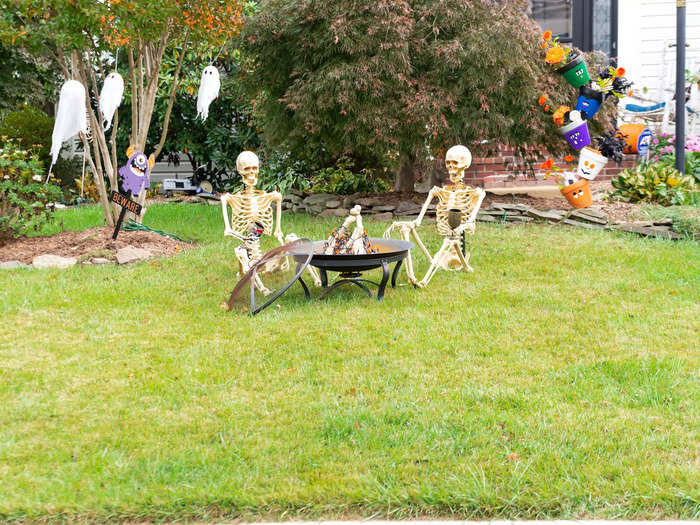 Artificial seasonal lawn decor is on the decline. 