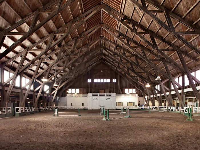 A 15,000-square-foot indoor arena provides space for riding and training.