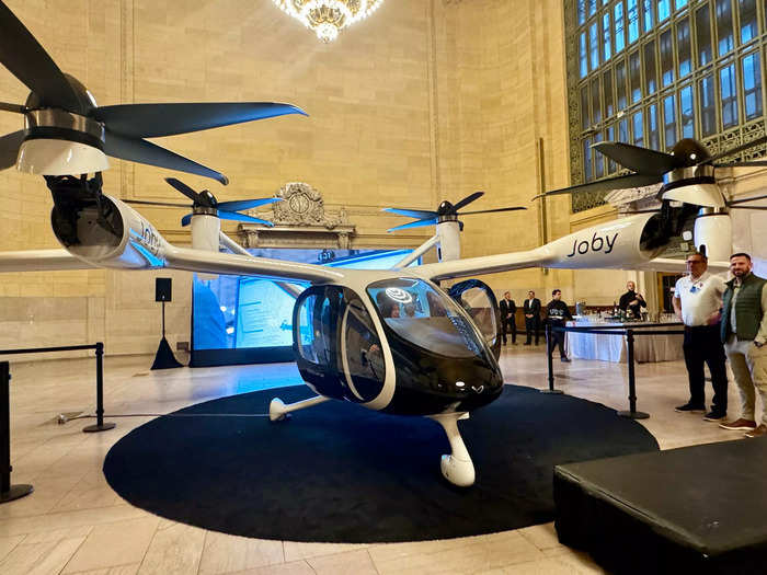 Business Insider toured the futuristic helicopter-airplane hybrid in New York City. 