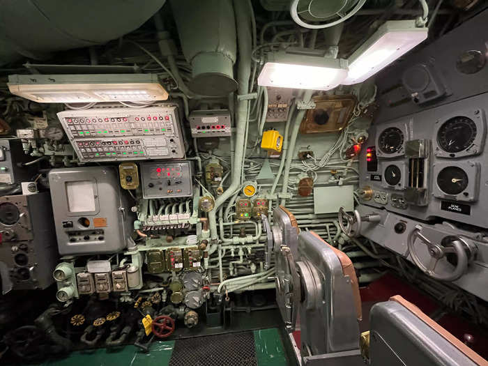 The control room and attack center contained a dizzying amount of buttons, dials, and other instruments.