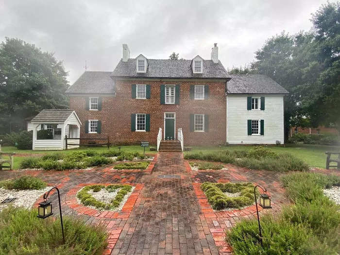 VIRGINIA: Ferry Plantation House