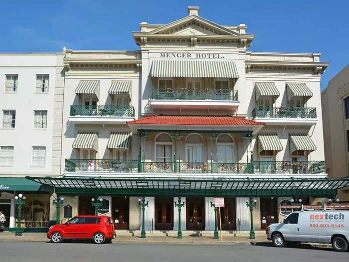 TEXAS: Menger Hotel