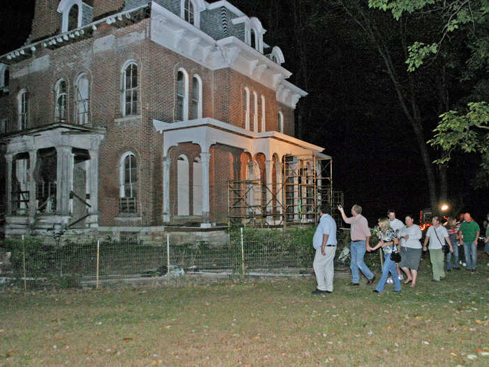 ILLINOIS: McPike Mansion