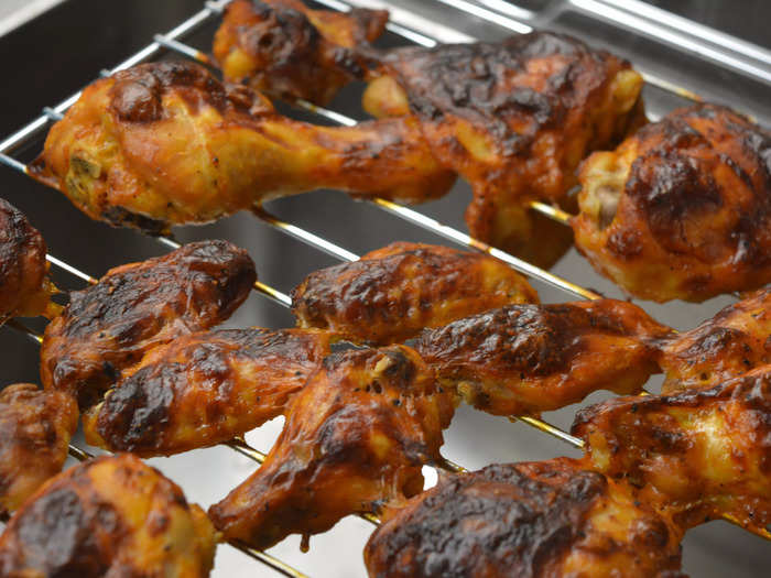 For a smoky flavor, half-cook the chicken on a tandoor or in an oven at home for about 10 minutes.