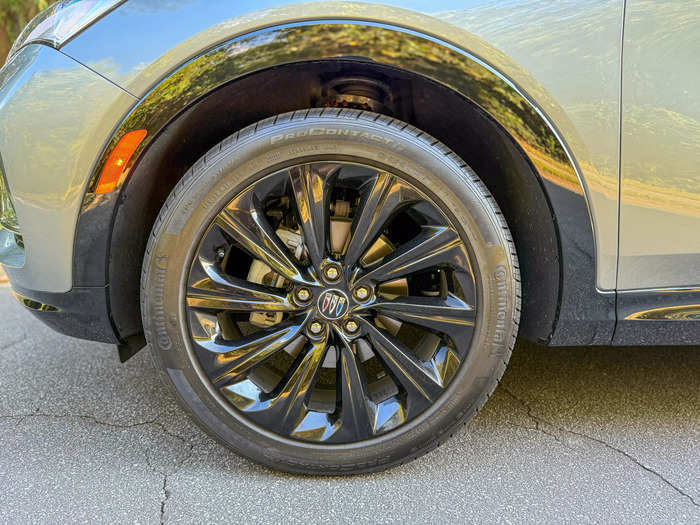 My test car came with optional black-painted 19-inch wheels.