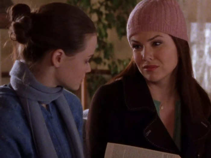 Lorelai talks so much that Graham had to quit smoking to play the role.