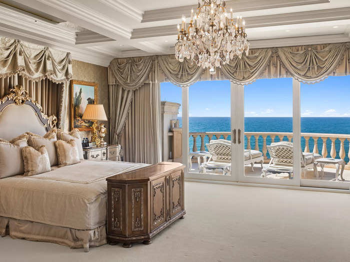 There are 10 bedrooms. The primary bedroom suite features its own oceanfront terrace, private study, and separate his-and-her bathrooms. 