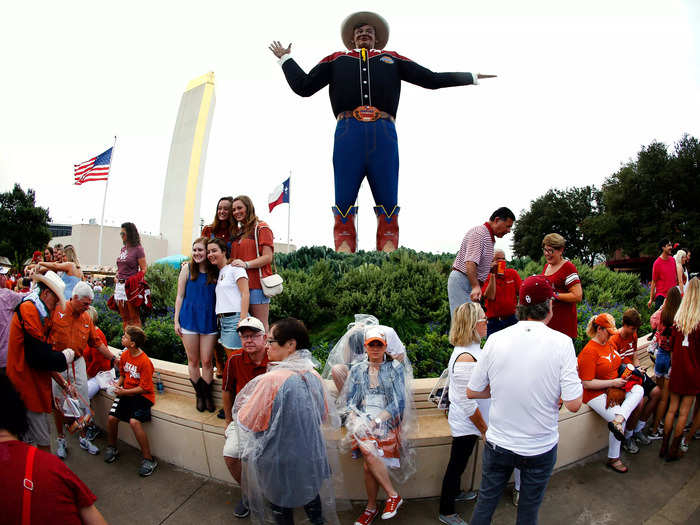 Texas serves up unique local food at its annual state fair.