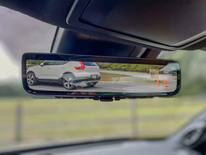 Digital rear-view mirror 