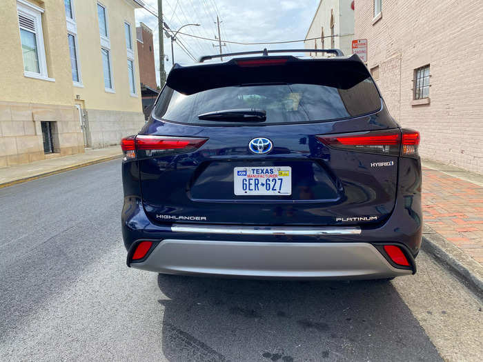 Hands-free power tailgate 