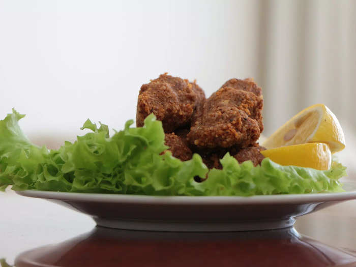 Bulgur and potato kufteh is a meatless Armenian dish.