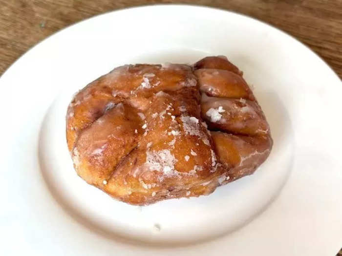 I was disappointed by the apple fritter.