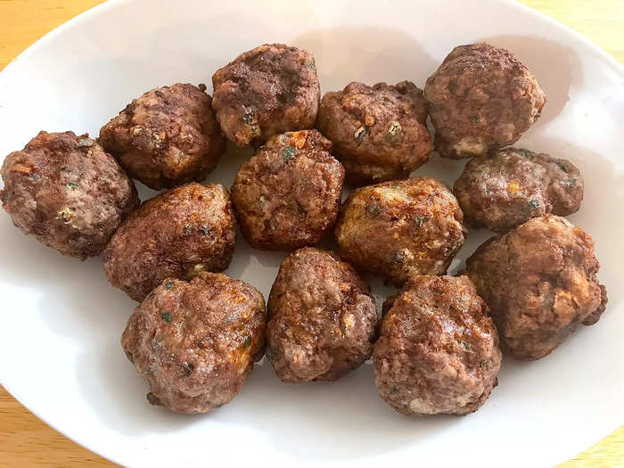 Once your meatballs are ready and out of the pan, let them rest. 