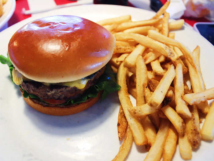 I also ordered a classic cheeseburger at TGI Fridays.