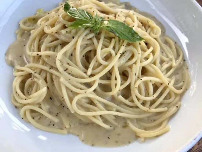 CONNECTICUT: Cacio e pepe at Zeneli Pizzeria & Cucina Napoletana in New Haven