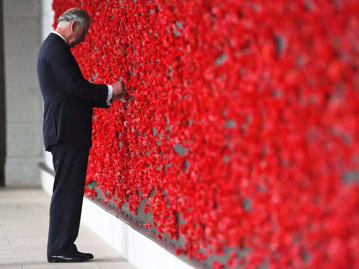 2015: During a 12-day tour of New Zealand and Australia, the Prince of Wales placed a poppy on the Roll of Honour at the Australian War Memorial in Canberra.