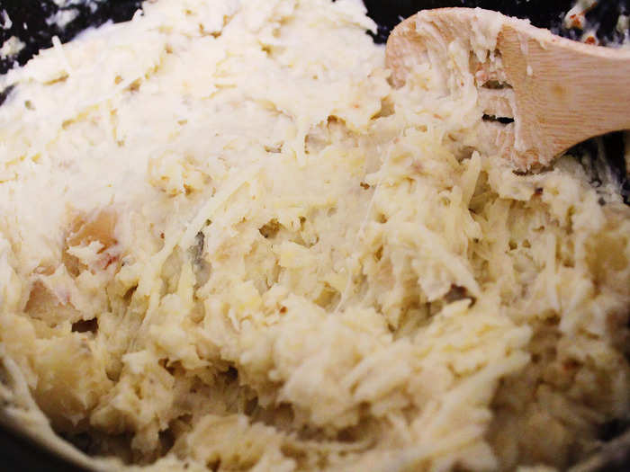 You might be surprised to learn you can make mashed potatoes in a slow cooker.