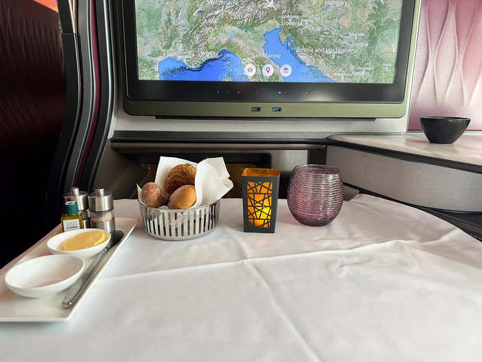 A flight attendant came and set up the table shortly before my chosen meal time.