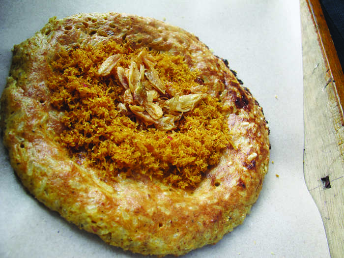 Kerak Telor is commonly found at Indonesian street food vendors. It