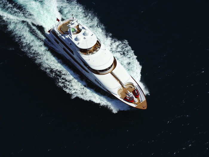 Together, they provide a top speed of 15 knots (17.2 mph).