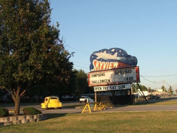 Skyview Drive-In Movie Theater, Belleville, IL