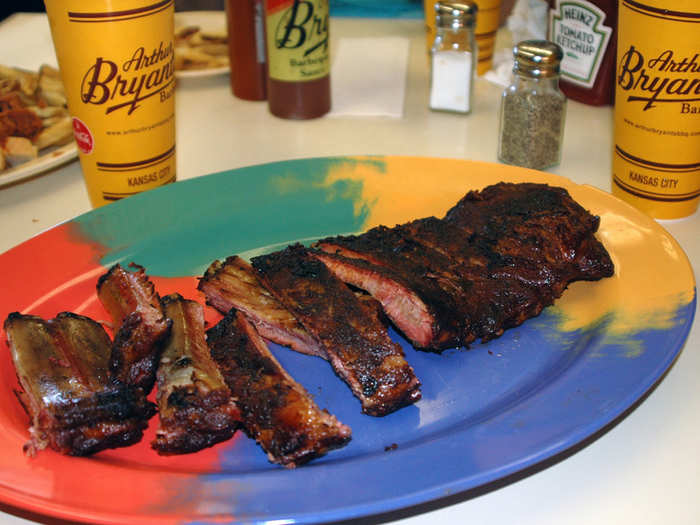 Dig into the rib-sticking barbecue—pulled pork, ribs, burnt ends, and more—at famous BBQ joint Arthur Bryant’s in Kansas City, Missouri.