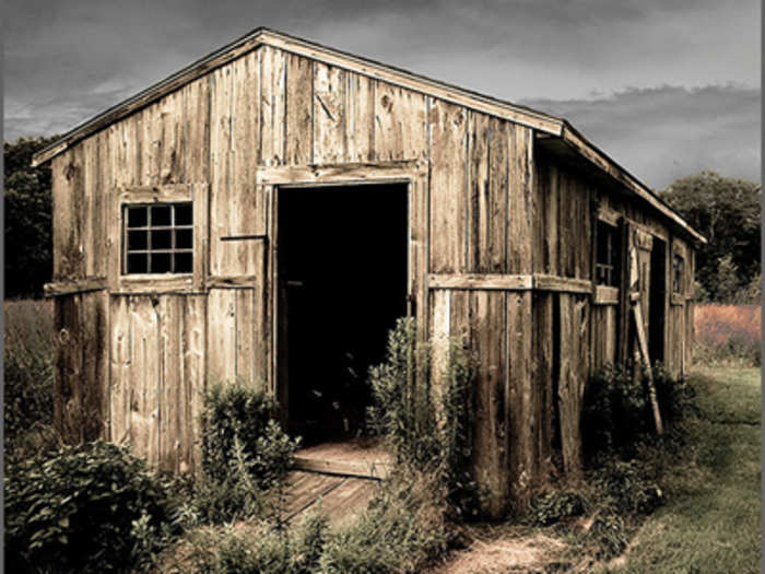 Foreclosure graveyards chop $7,200 off their neighbors