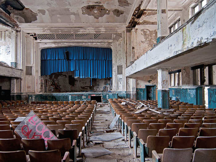 The Thomas Edison School in Pennsylvania was originally built in 1905, and has sat vacant since 2002. This year, it was announced the building would be completely demolished.