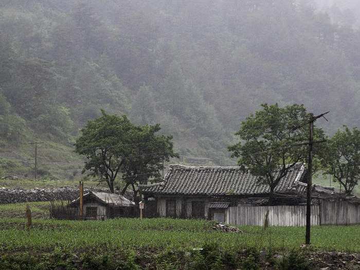 Farmhouses in the north are not too dissimilar to the old ones in the south — peaceful abodes made from timber and clay.