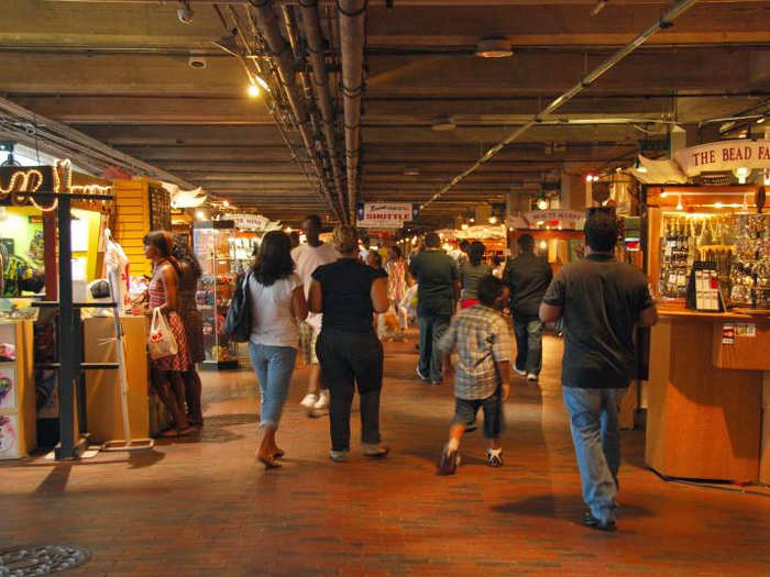 Atlanta –– Underground Atlanta