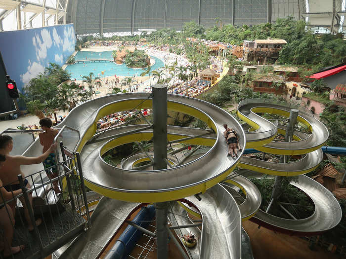 It has the largest water slide in Germany, at 88.5 feet.