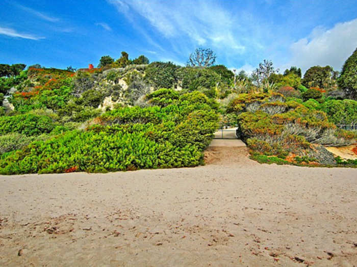 A view from the beach area, tons of privacy