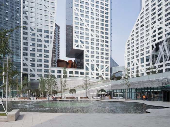 BEST RESIDENTIAL HIGH RISE (Jury): The Sliced Porosity Block in Chengdu, China, Steven Holl Architects.