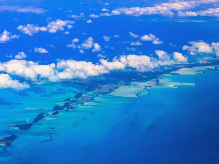 The flight over the Caribbean to America