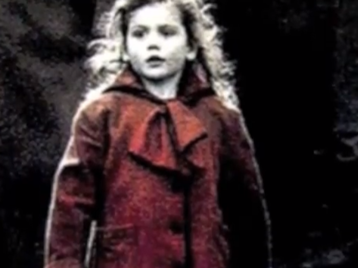 Oliwia Dabrowska was "red coat girl" from the 1993 film "Schindler