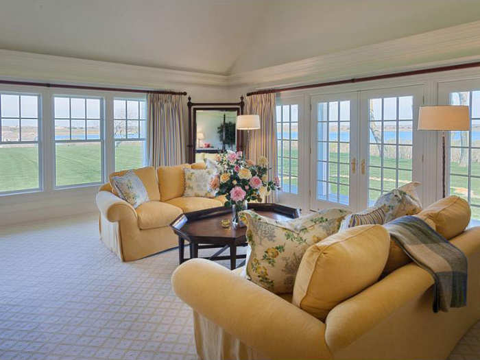 The sitting room has great views from all angles.